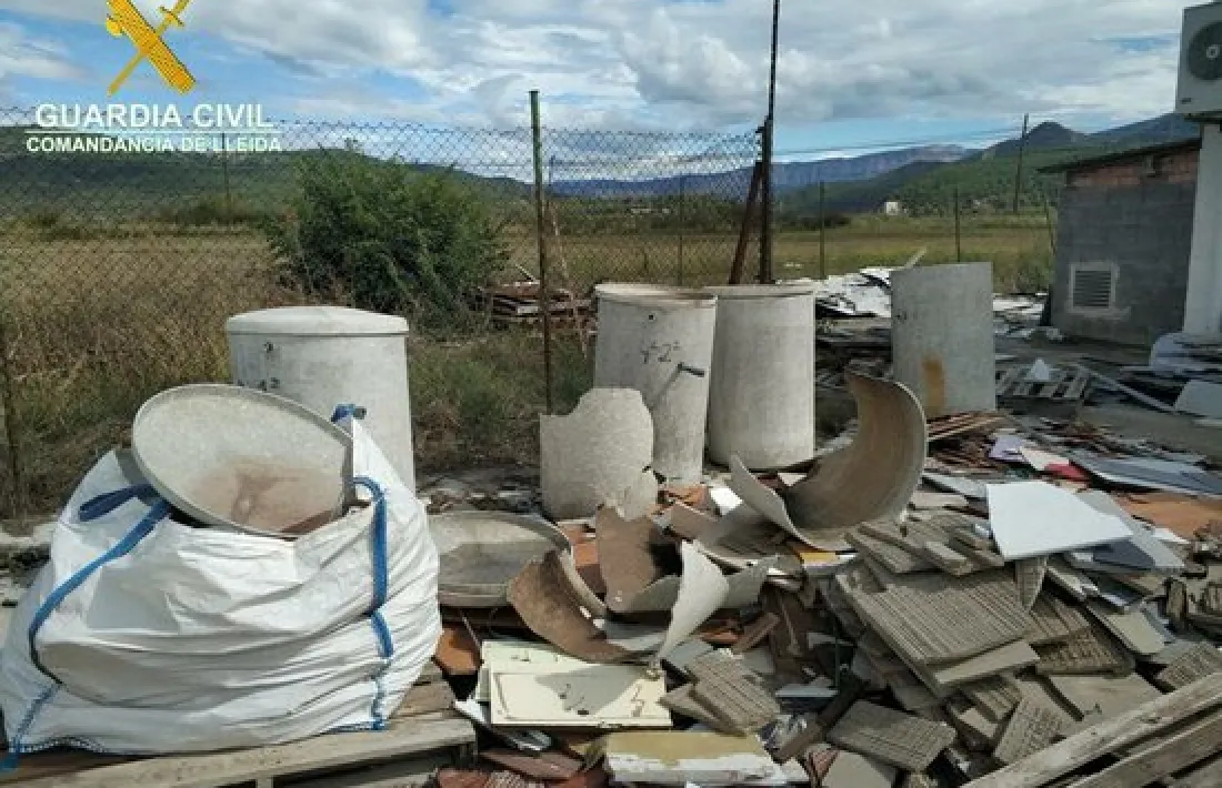 Un dels dipòsits incontrolats denunciats per la guardia civil. 