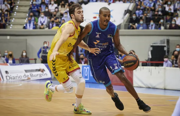 p._37_sergi_garcia_rs392823_j04_bur-mba_firmar_acb_photo_-_bb_hojas