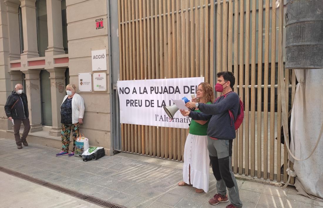 L’Alternativa va convocar ja una concentració de protesta a les portes de Peusa.