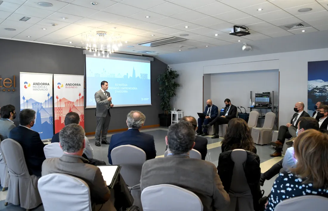 El titular de Presidència, Economia i Empresa, Jordi Gallardo, va intervenir en la jornada de l’ARI o l’AB per l’estratègia d’innovació.