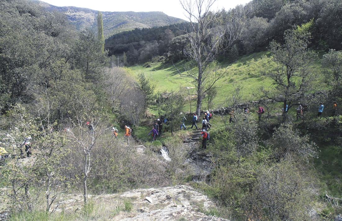 Els Pirineus recorden la influència càtara al territori amb rutes que transcorren pels antics camins de fugida dels perseguits. 