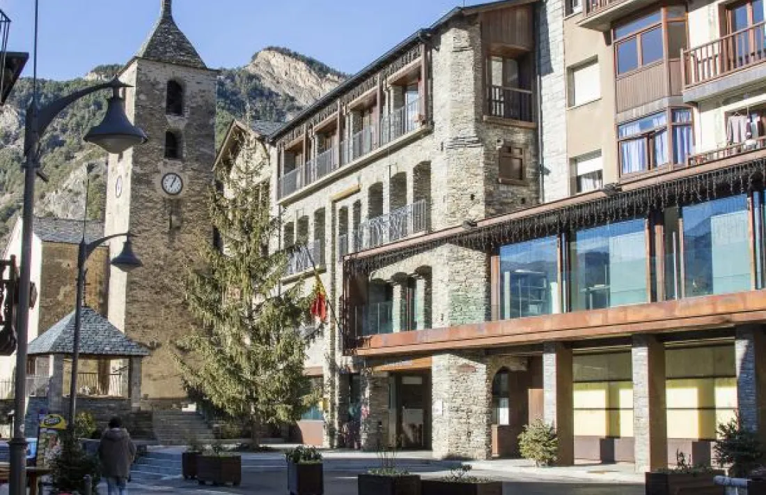 El Comú ha decidit enderrocar dos xalets que estaven en estat ruïnós.