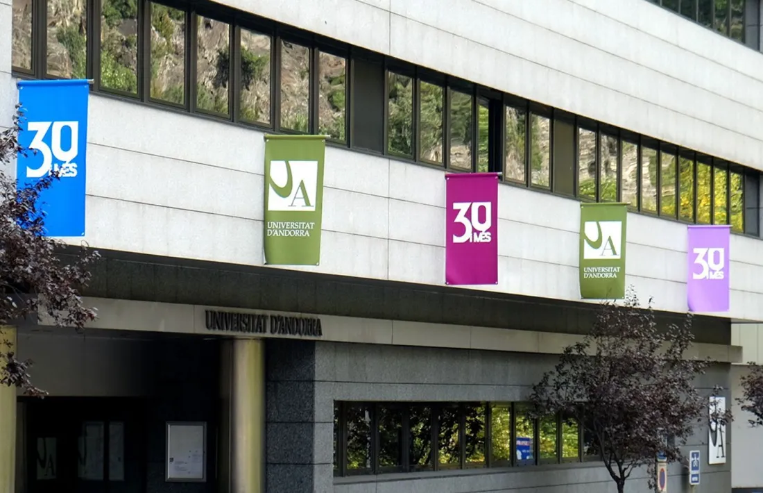 La façana de l'edifici de la Universitat d'Andorra.