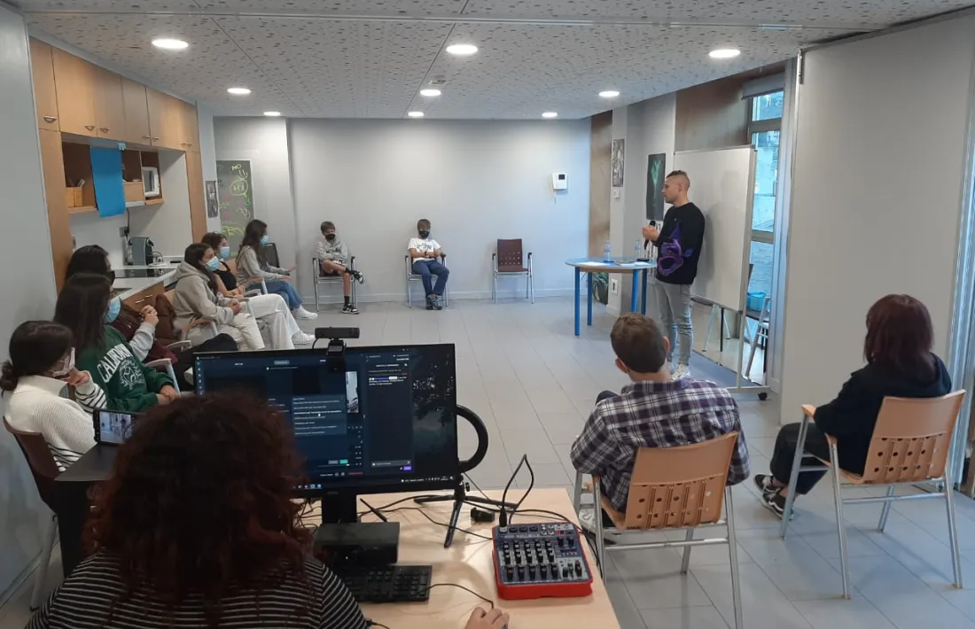 Una de les xerrades celebrades al Punt 400 de la Massana.