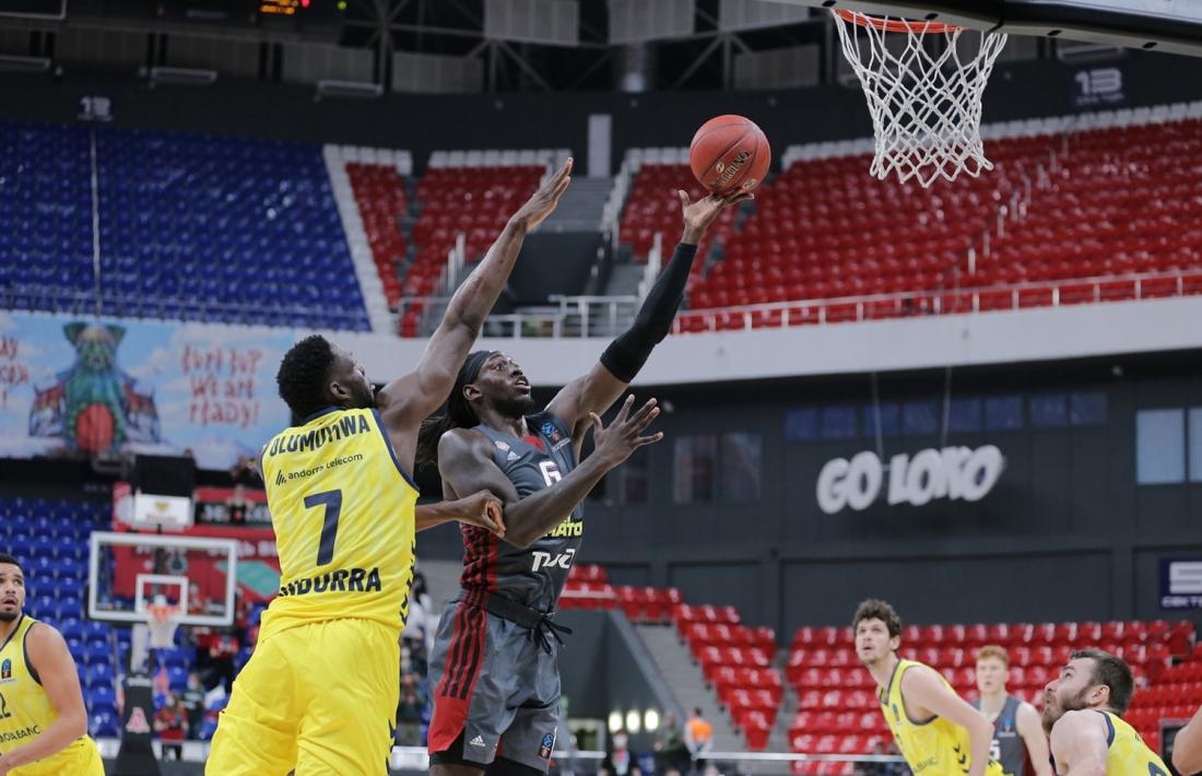 Johnathan Motley, ex-NBA, va ser l’autèntic malson del BC MoraBanc i va acabar el partit amb 29 punts en el triomf del ‘Loko’.Foto: Fedor Aebor / Lokomotiv