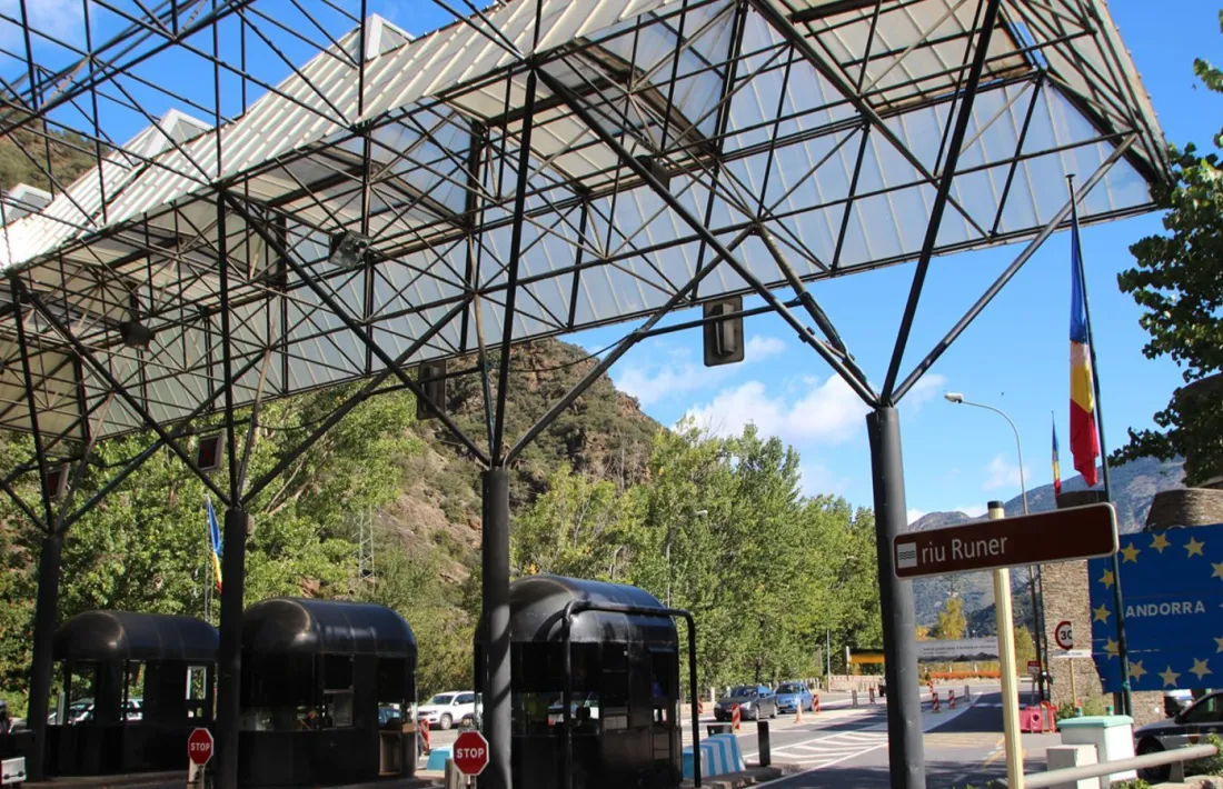 El punt de control fronterer del riu Runer.