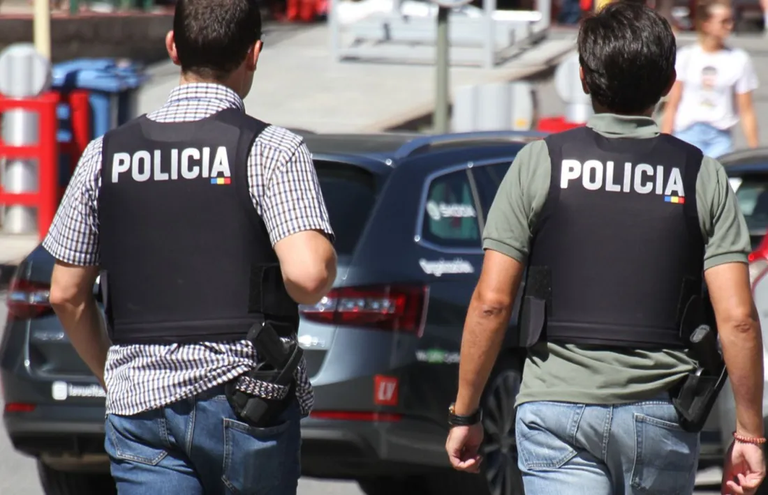 Uns agents de policia.