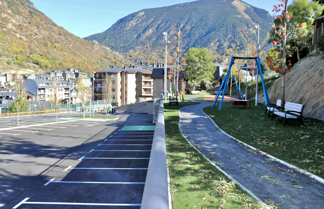 El nou aparcament de Casa Tresà.