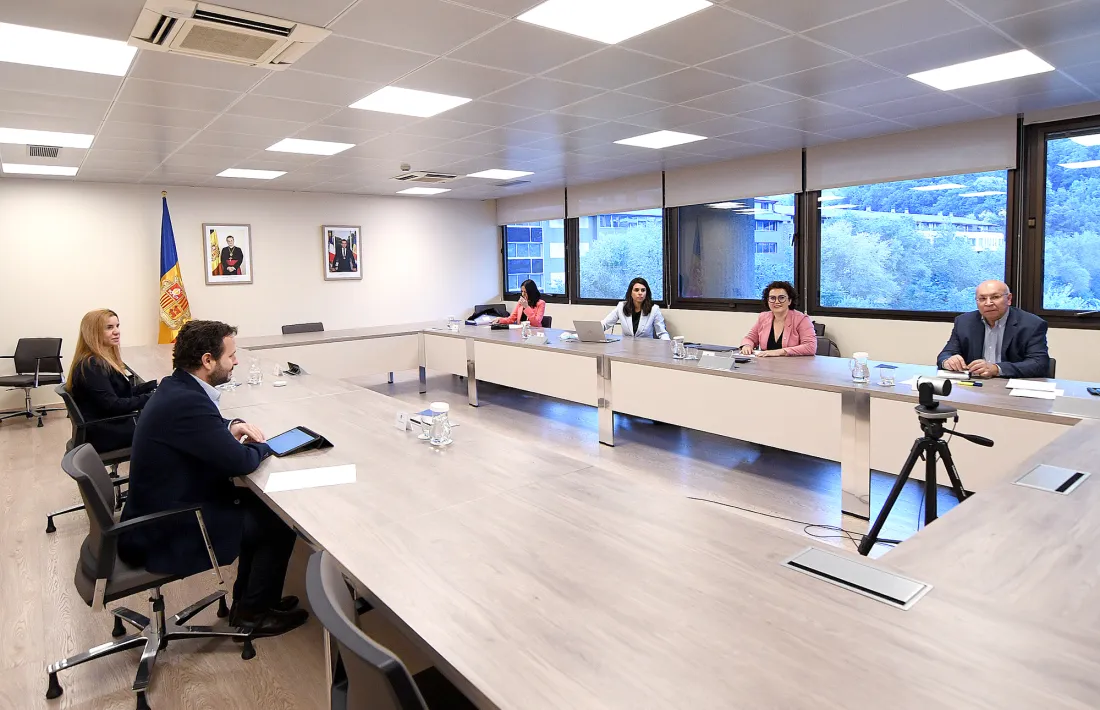 Un moment de la reunió celebrada ahir al matí.