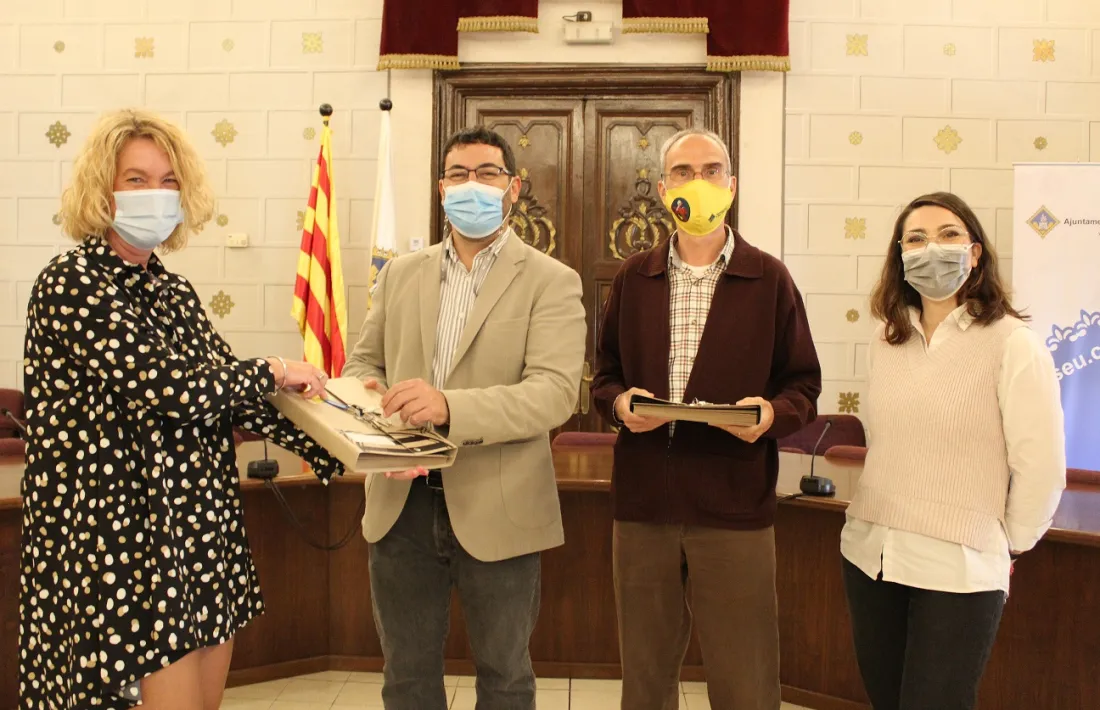 L'acte de cessió, a la sala de plens de l'Ajuntament. 