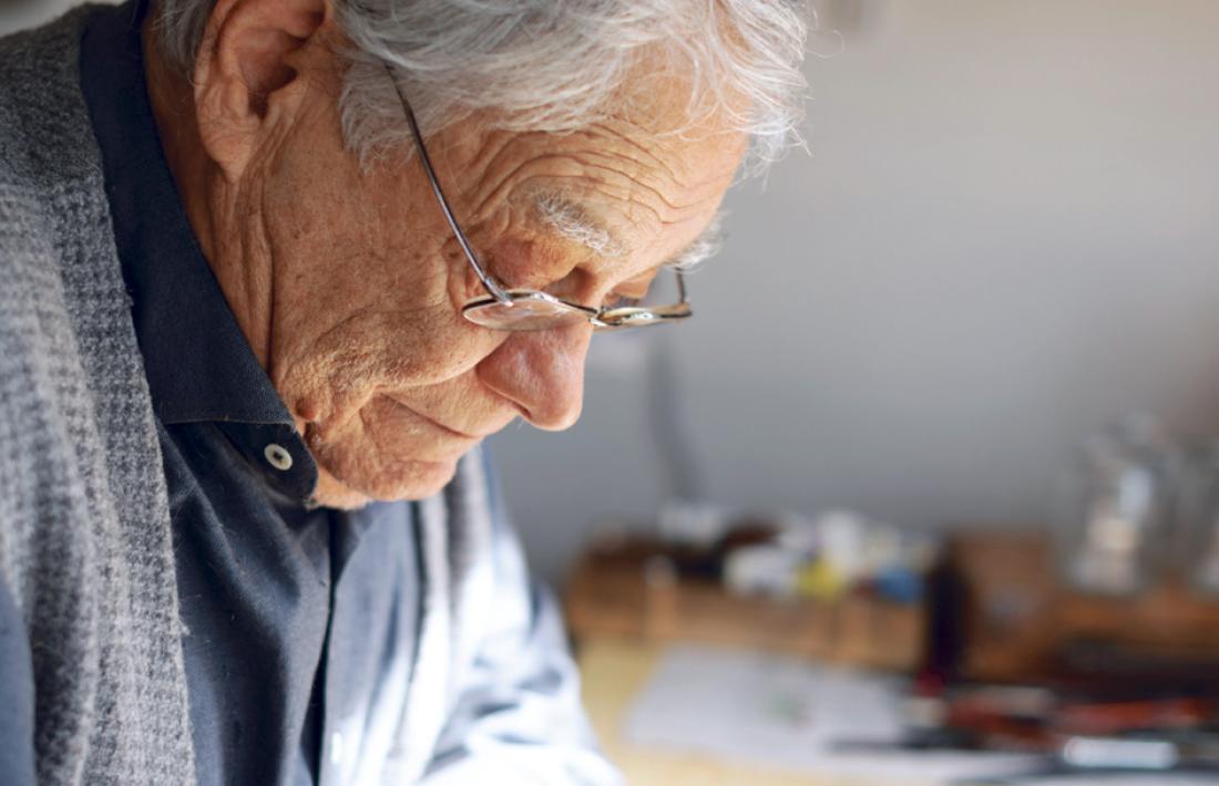 Sergi Mas, l'abril del 2017 al taller de la casa Duró d'Aixovall, on va treballar des que el 1957 es va instal·lar al país.