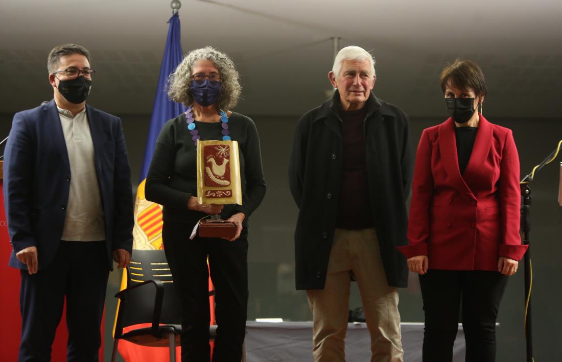 Gemma Piera i Alfons Valdés, premiats per l'aportacio combatent i resota a les arts plàstiques, i per l'activisme cultrual a través de la Xarranca.