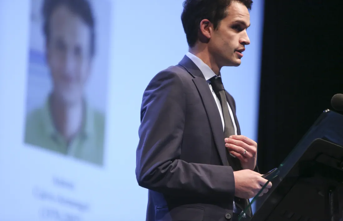 L’economista Benjamin Golub recorda Antoni Calvó Armengol en el seu discurs.