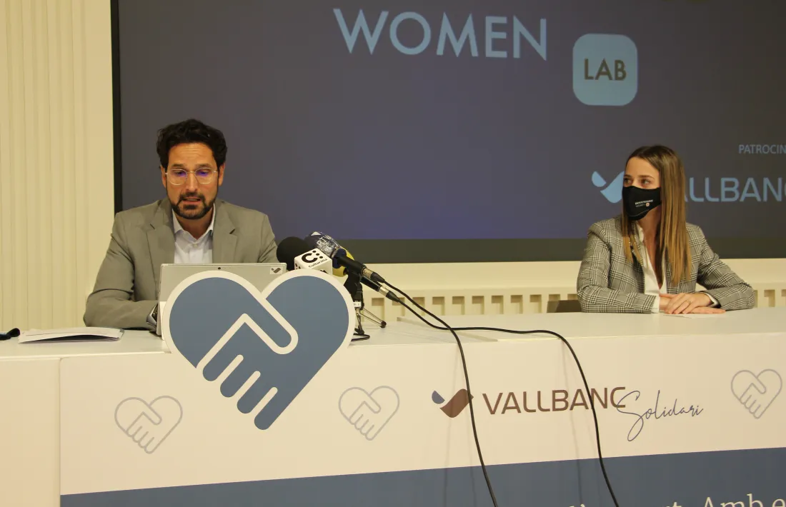 Marc Cornella i Lara De Miguel, durant la roda de premsa.