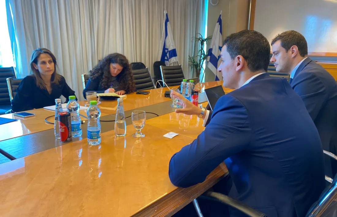 Reunió de Gallardo amb Orit Farkash-Hacohen, aquest matí.