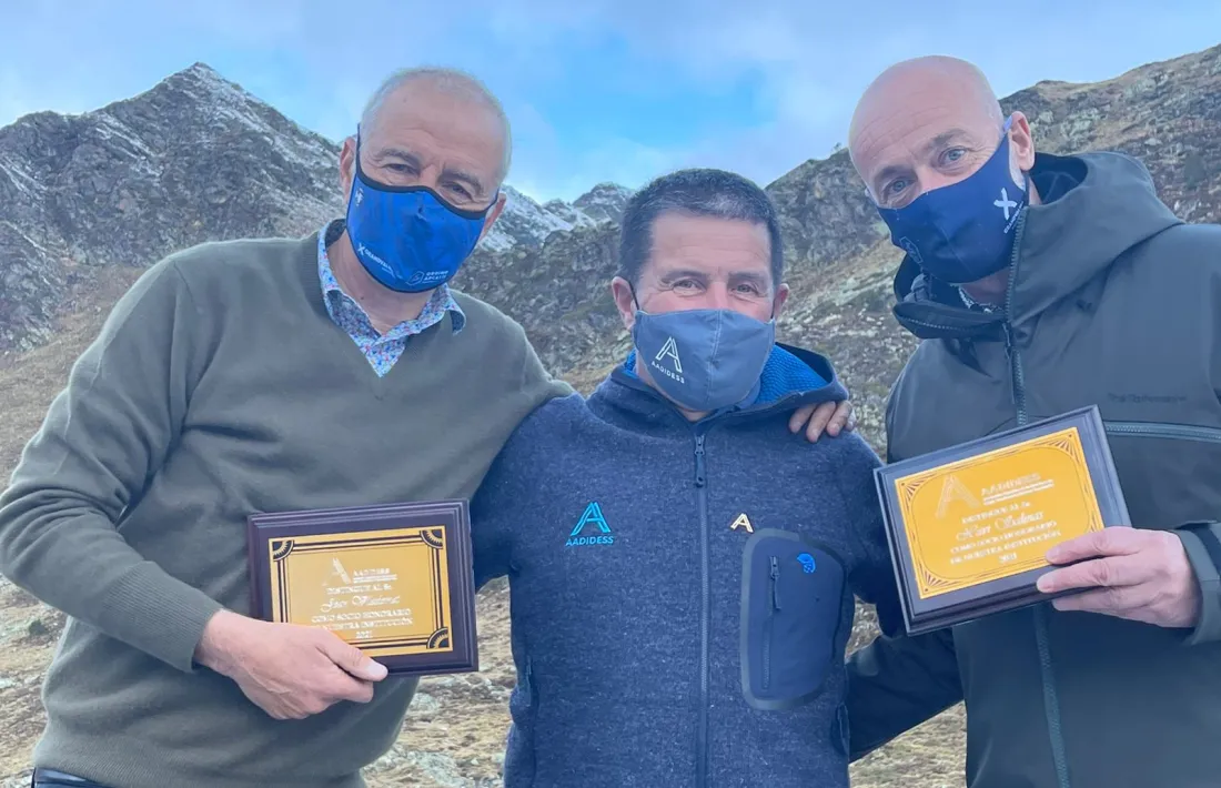 Joan Viladomat, Martín Bacer i Xavier Salines al mirador d’Arcalís, ahir.
