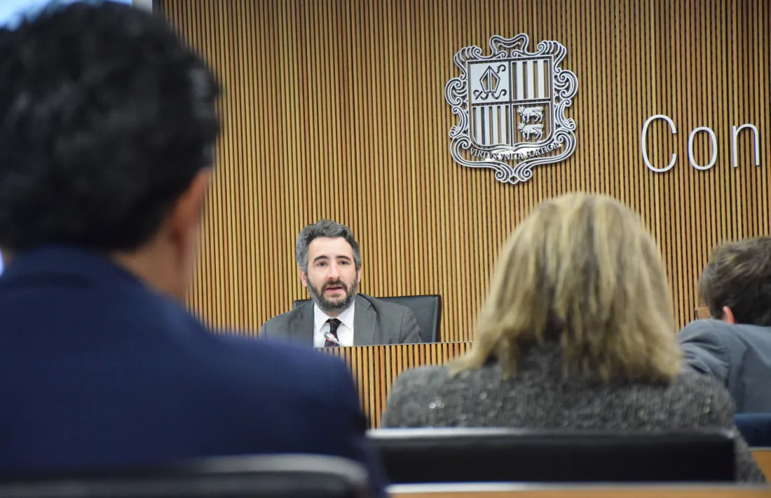 Un moment de la compareixença del ministre Eric Jover davant la comissió legislativa de Finances i Pressupost.