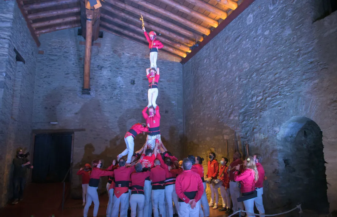 Els Castellers d’Andorra van pujar una estrella, el símbol de la campanya. Foto: Eric Rossell Vela