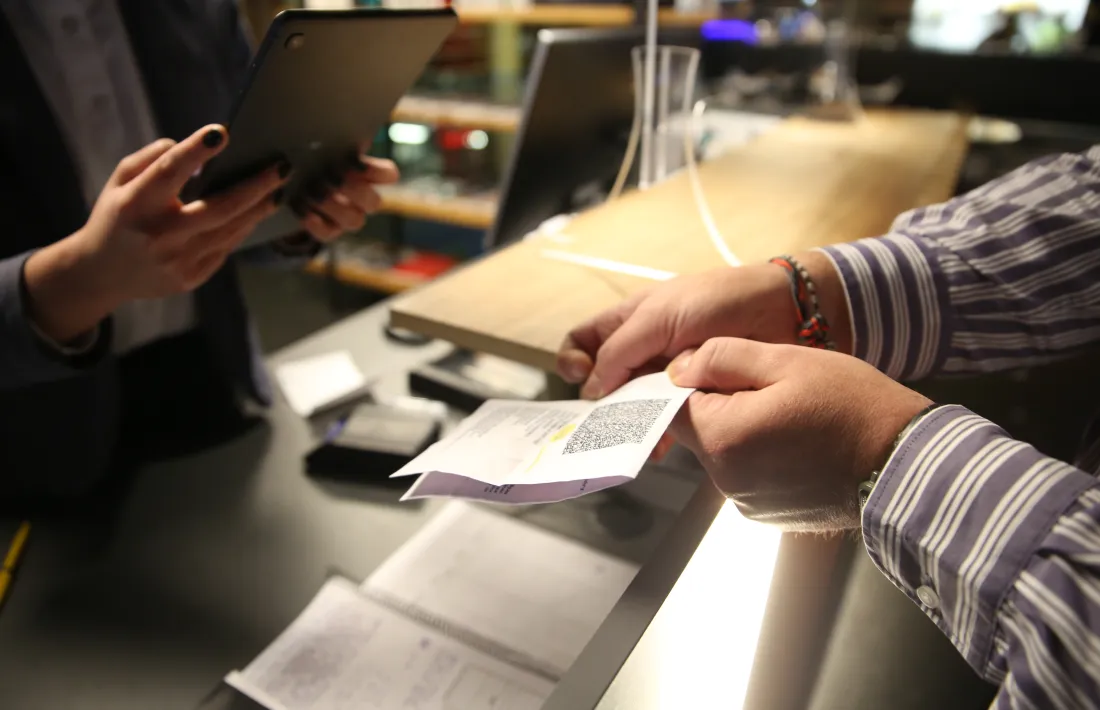 Els establiments hotelers demanen des d'avui el passaport Covid.