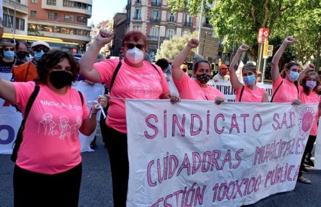 A les reivindicacions de les treballadores del servei, que es multipliquen arreu, s’afegeix la preocupació dels beneficiaris de la seva feina.