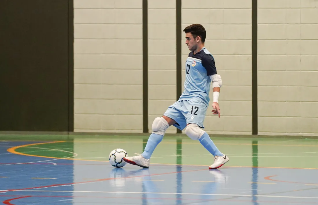 Max Pons, porter andorrà de l’AECS L’Hospitalet, és un admirador de Paco Sedano i Dídac Plana. Foto: @elcokedelasfotos