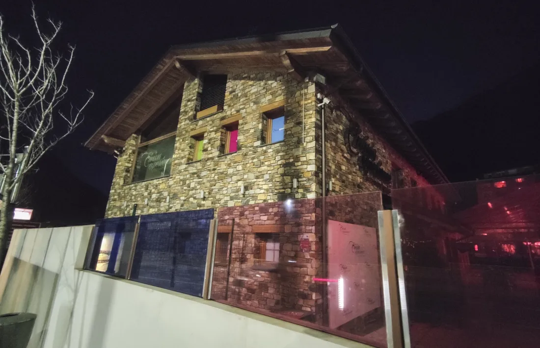 Els titulars i treballadors de l’oci nocturn rebutgen la mesura del Govern.