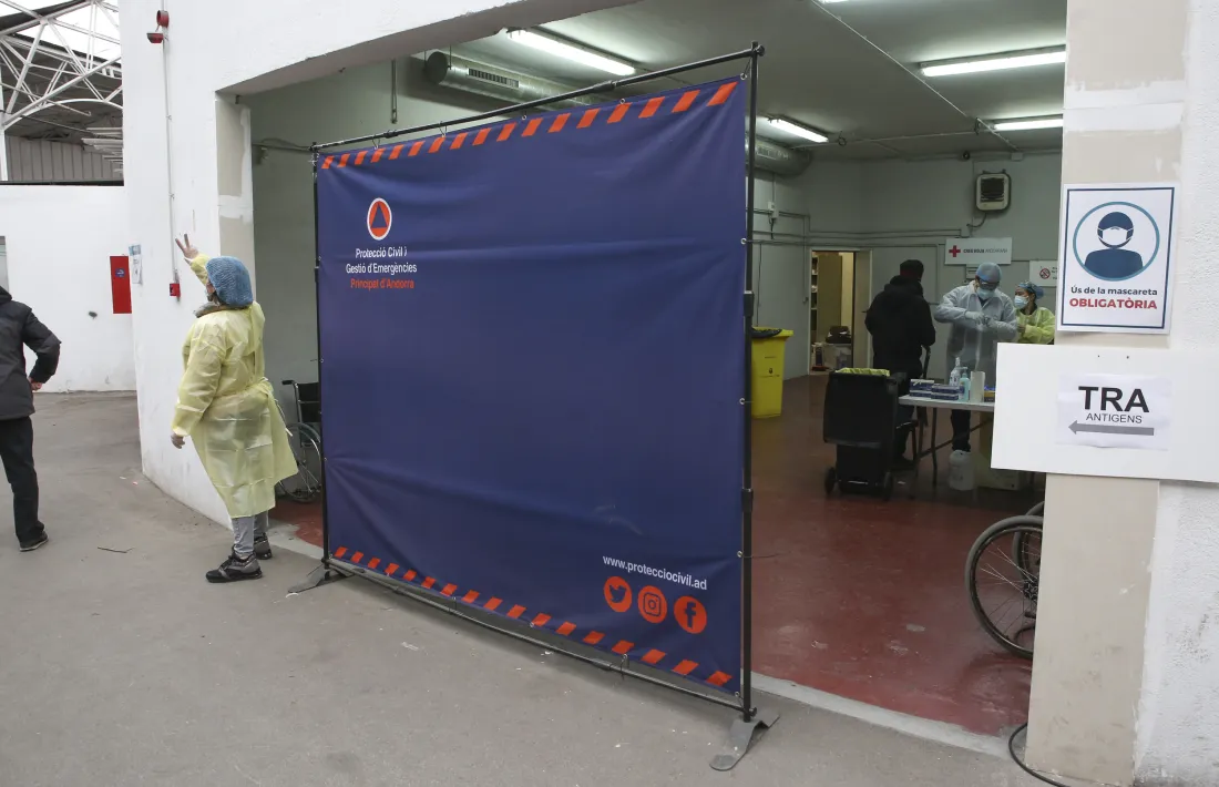 Interior de l’‘stop lab’ de la plaça de Braus, avui.