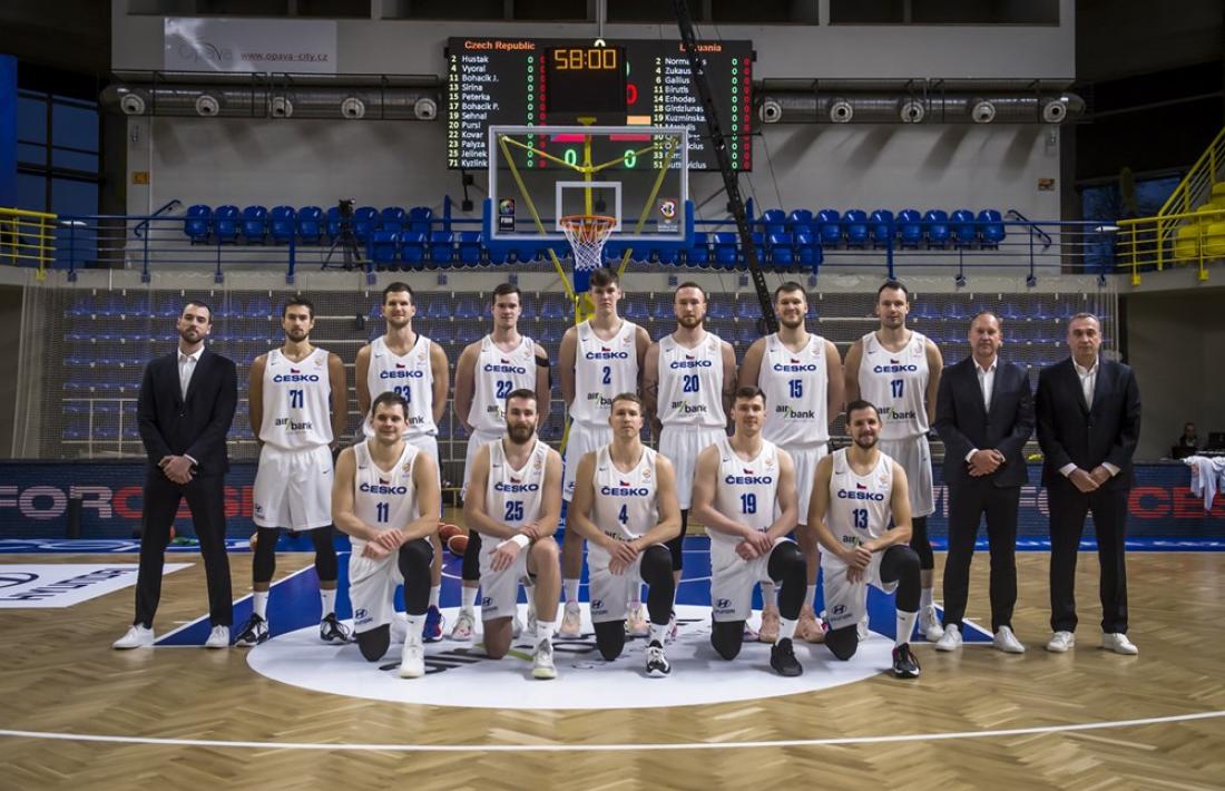 David Jelínek, amb el número 25 amb la República Txeca, abans de jugar contra Lituània a Opava. 