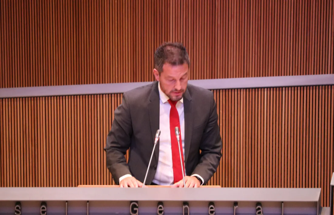 El president del grup socialdemòcrata, Pere López, en un moment de la seva intervenció al debat de totalitat del pressupost.