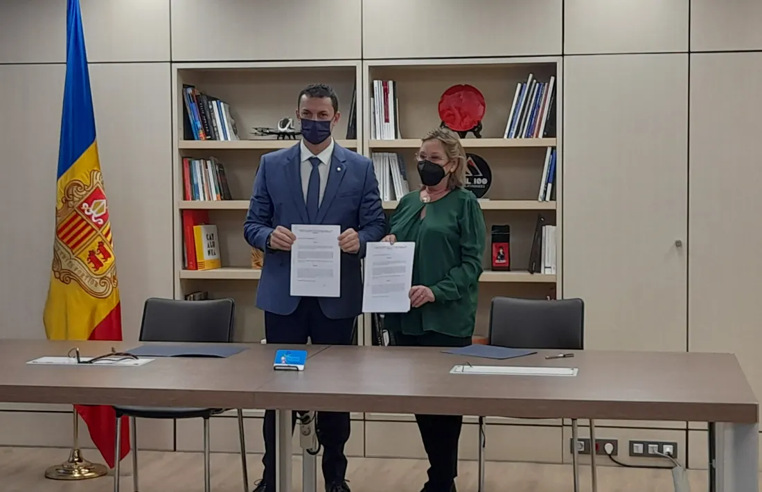 Gallardo amb la propietària de l'hotel Roc Blanc, Emi Torm, aquest matí.