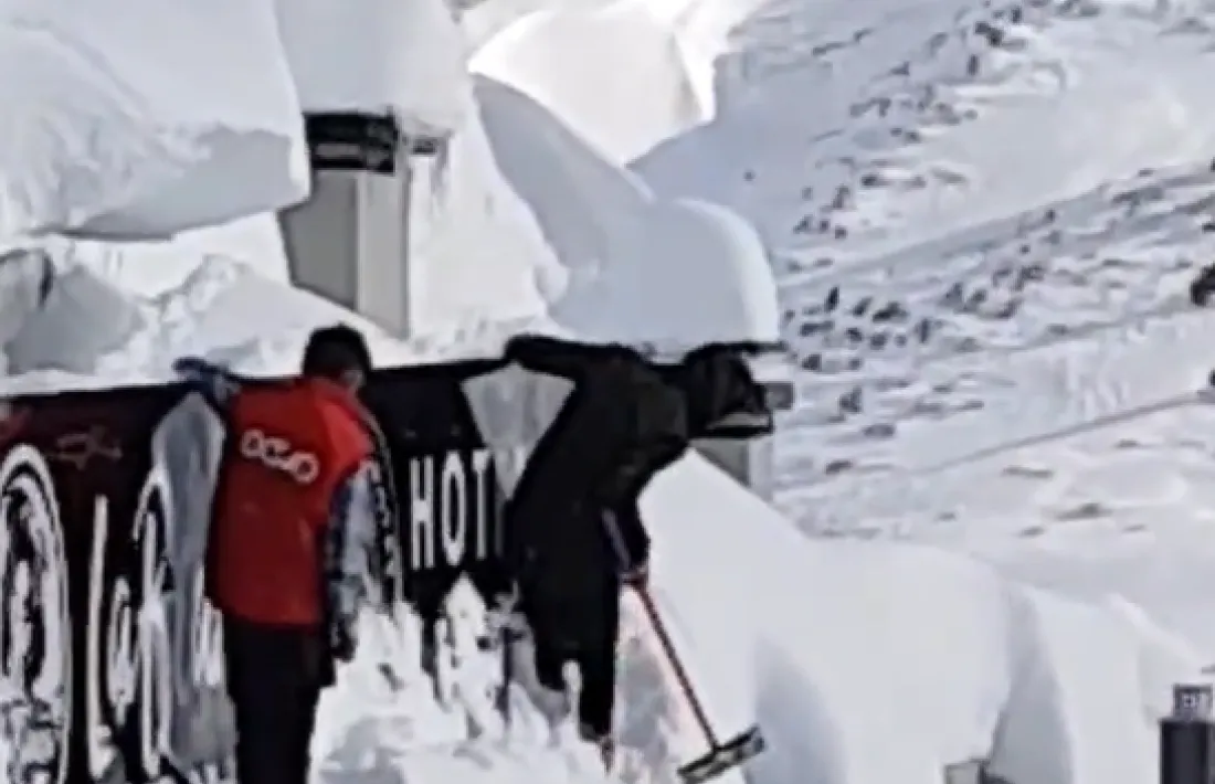 Un fotograma del vídeo.