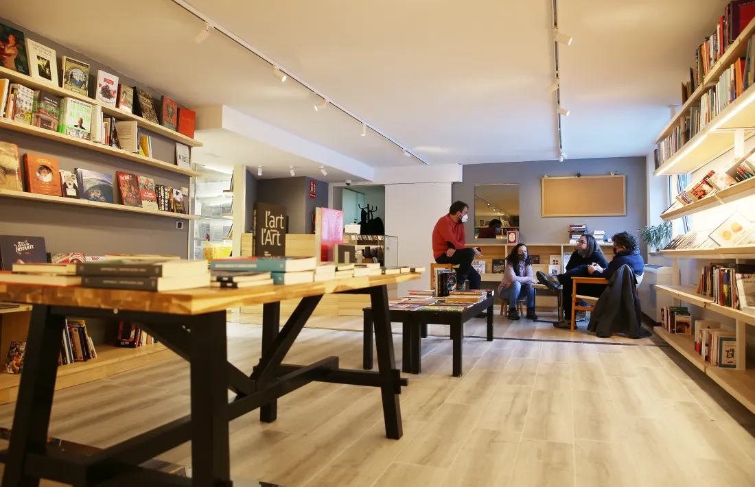 Toni Gibert i Haydée Vila, dos dels promotors de La Trenca, amb la llibretera Pepa Diéguez al mig.