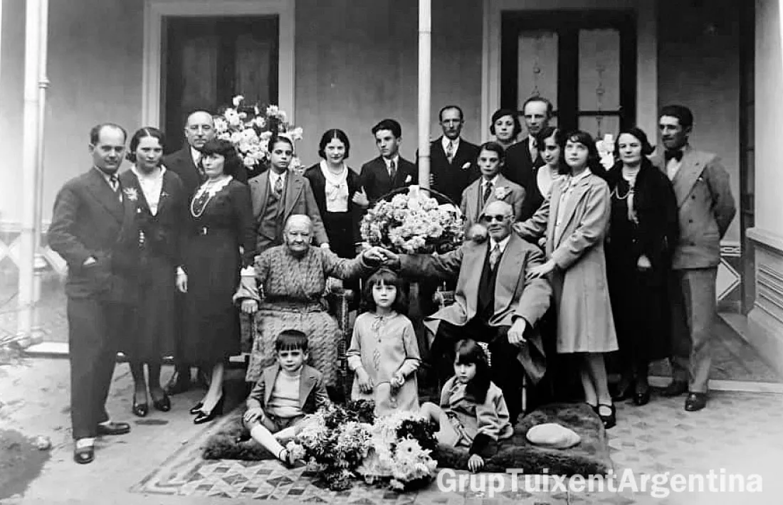 Salvador Cetrà i la muller Dolores Busquet. Nascut ell el 1862 i ella al 1863, a Cal Puça de Tuixent. Foto del 1931.