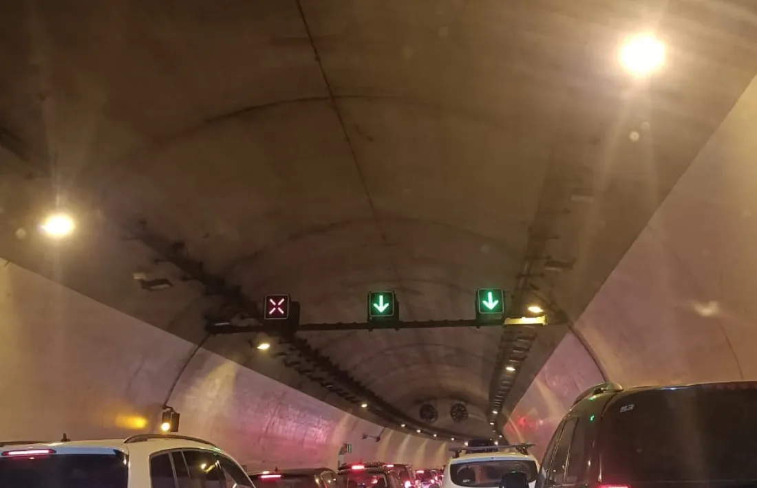 Vehicles aturats diumenge al túnel de la Tàpia com a conseqüència del control.