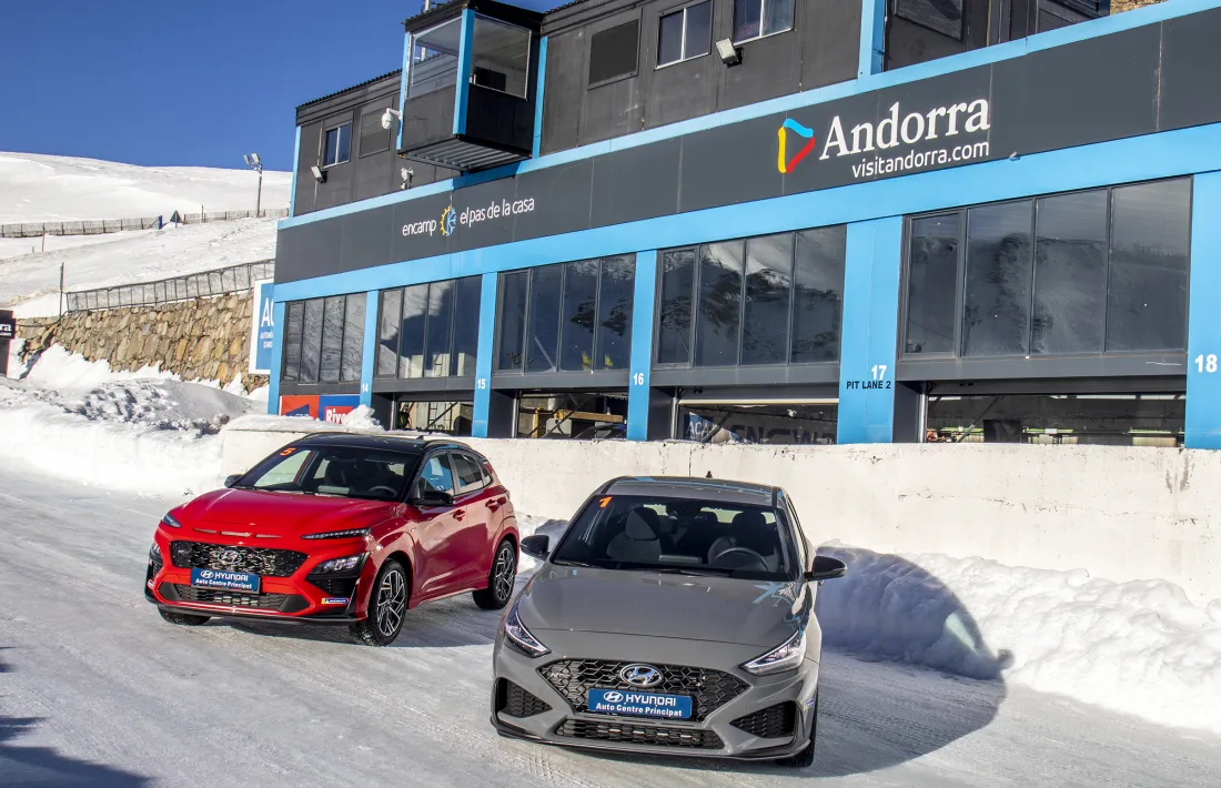 Els Hyundai, a l’Escola de Conducció.