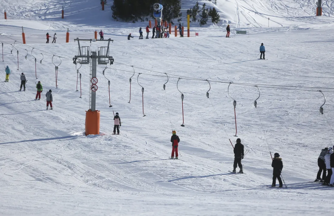 Esquiadors a la pista de Grau Roig aquests dies de vacances nadalenques.