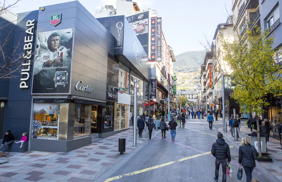 Imatge d'arxiu d'un dels eixos comercials. 