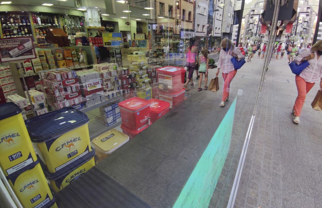 Paquets de tabac en un establiment comercial.