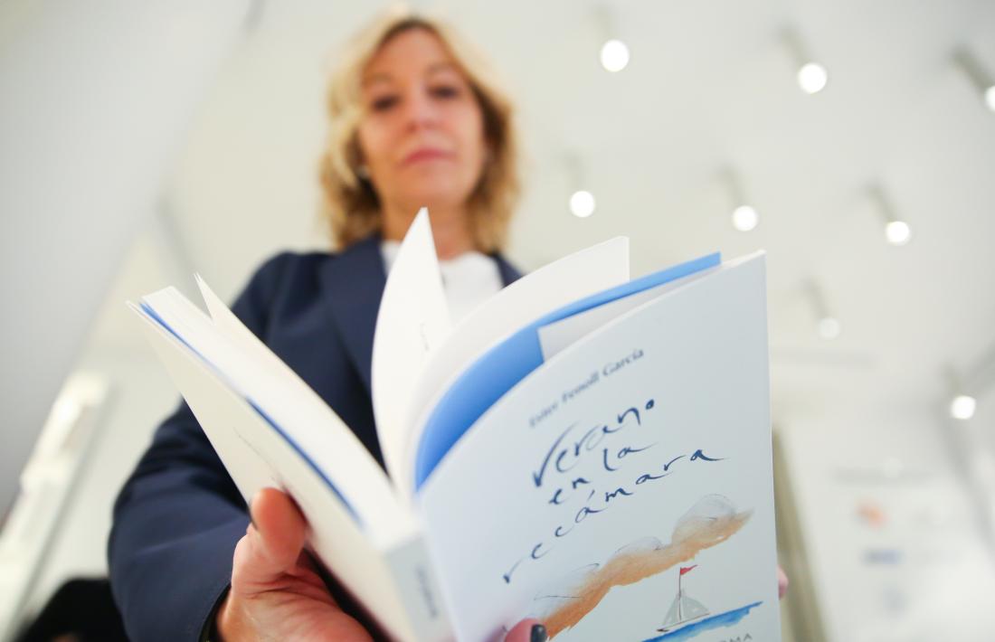 Ester Fenoll ha presentat avui al Thyssen el seu quart poemari, ‘Verano en la recámara’, des d’avui a les llibreries.
