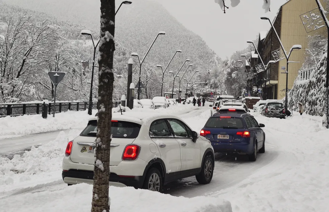 Els controls d’equipaments especials van crear moltes retencions.