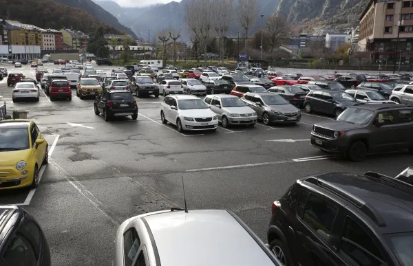 p._07_parking_-_facundo_santana