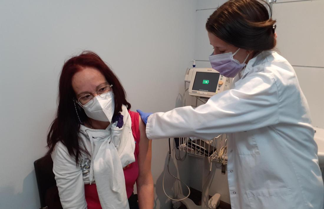 Des d'avui la vacunació dels adults es fa a les instal·lacions de l'hospital.