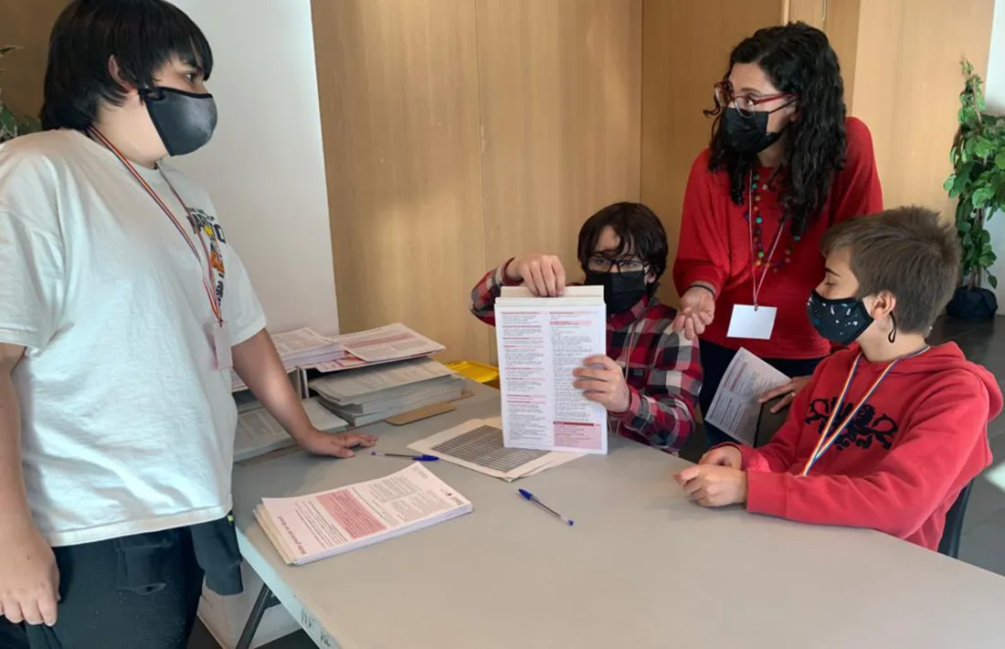 Alumnes de l'escola andorrana en la quarta campanya de donació de sang que organitzen conjuntament amb la Creu Roja.