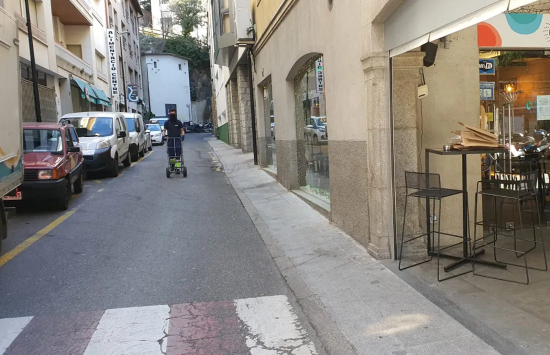 Vista del carrer de la Llacuna.