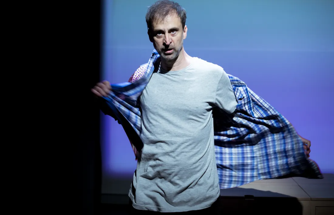 L’actor català Isidre Montserrat és Marc, l’home embarassat de ‘Ximpanzè’.