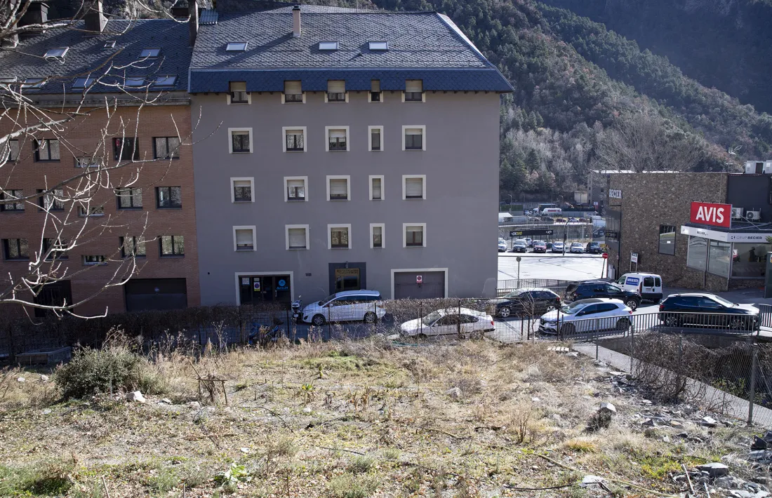 L'espai on s'habilitarà el nou aparcament. 