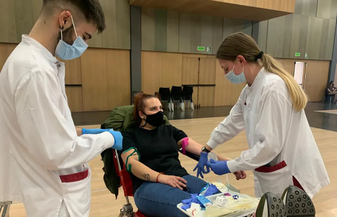 Una donant participant en la campanya.