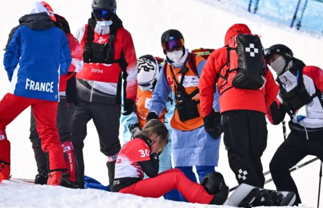 Maeva Estevez va patir una dura caiguda a la primera baixada.