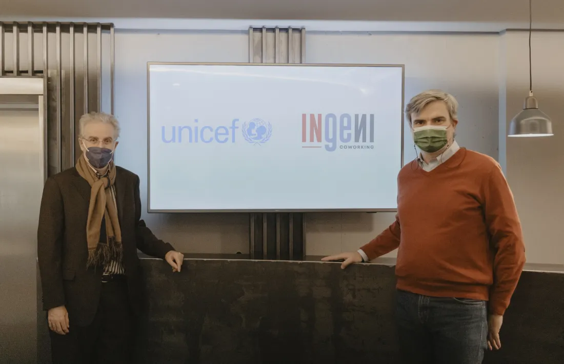 El director d'Unicef Andorra, Albert Mora, i el soci d'Ingeni Coworking, Antonio Viola, després de la signatura de l'acord.