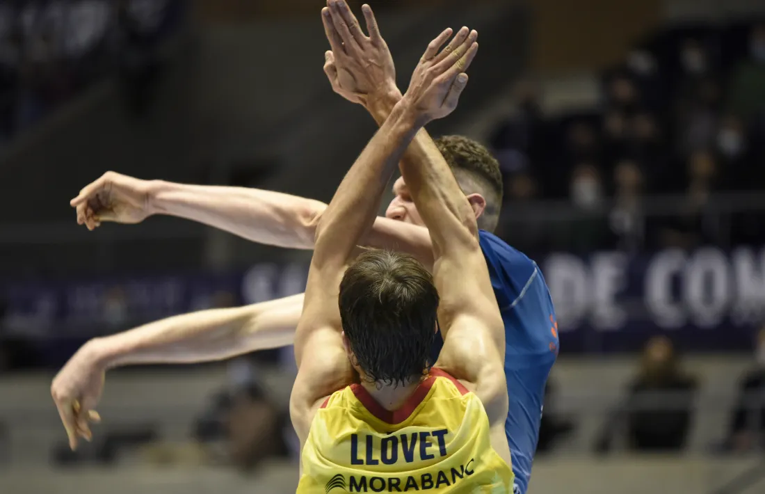 El Monbus va superar el MoraBanc.